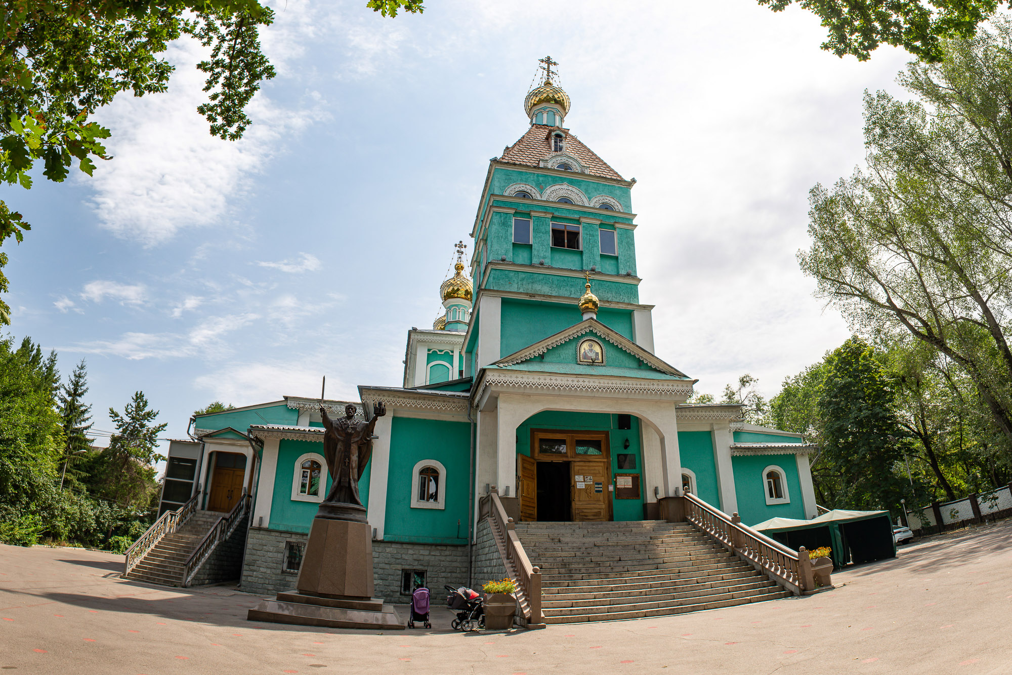 Кучугуры, Зубовская площадь и памятник городского значения