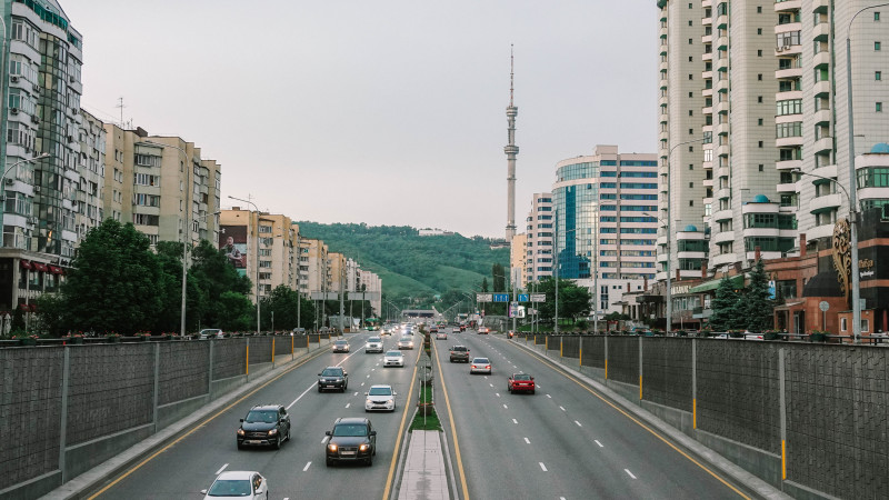 Полицейские Алматы обратились к автовладельцам
