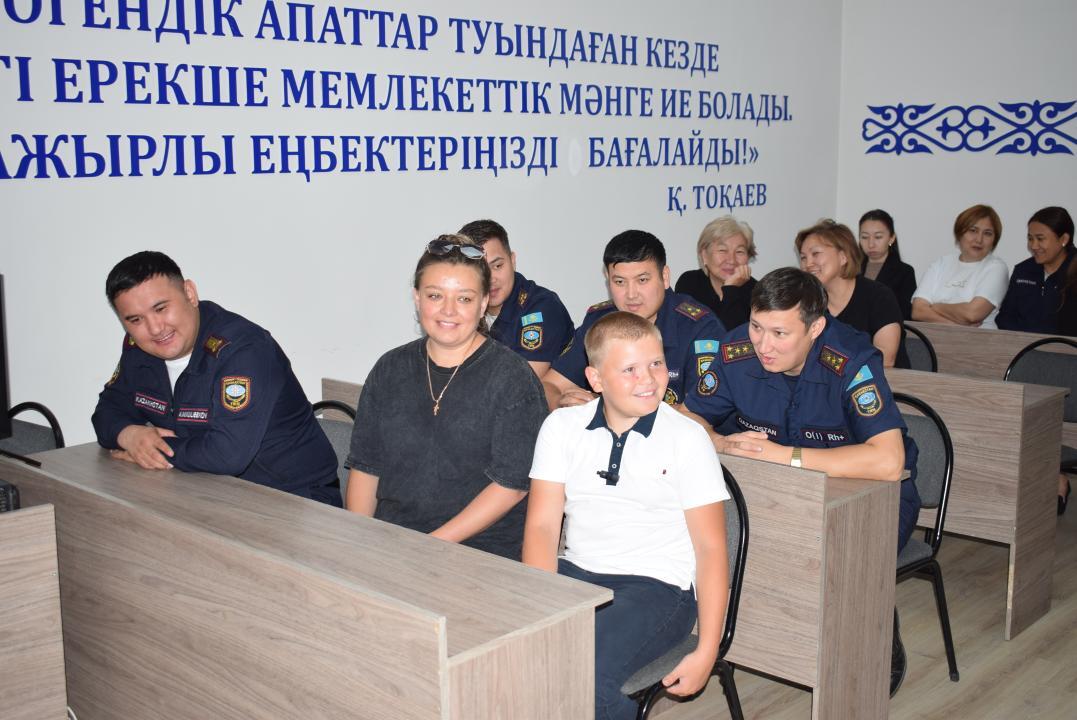 Юный житель Кокшетау не растерялся при пожаре и спас годовалого брата 