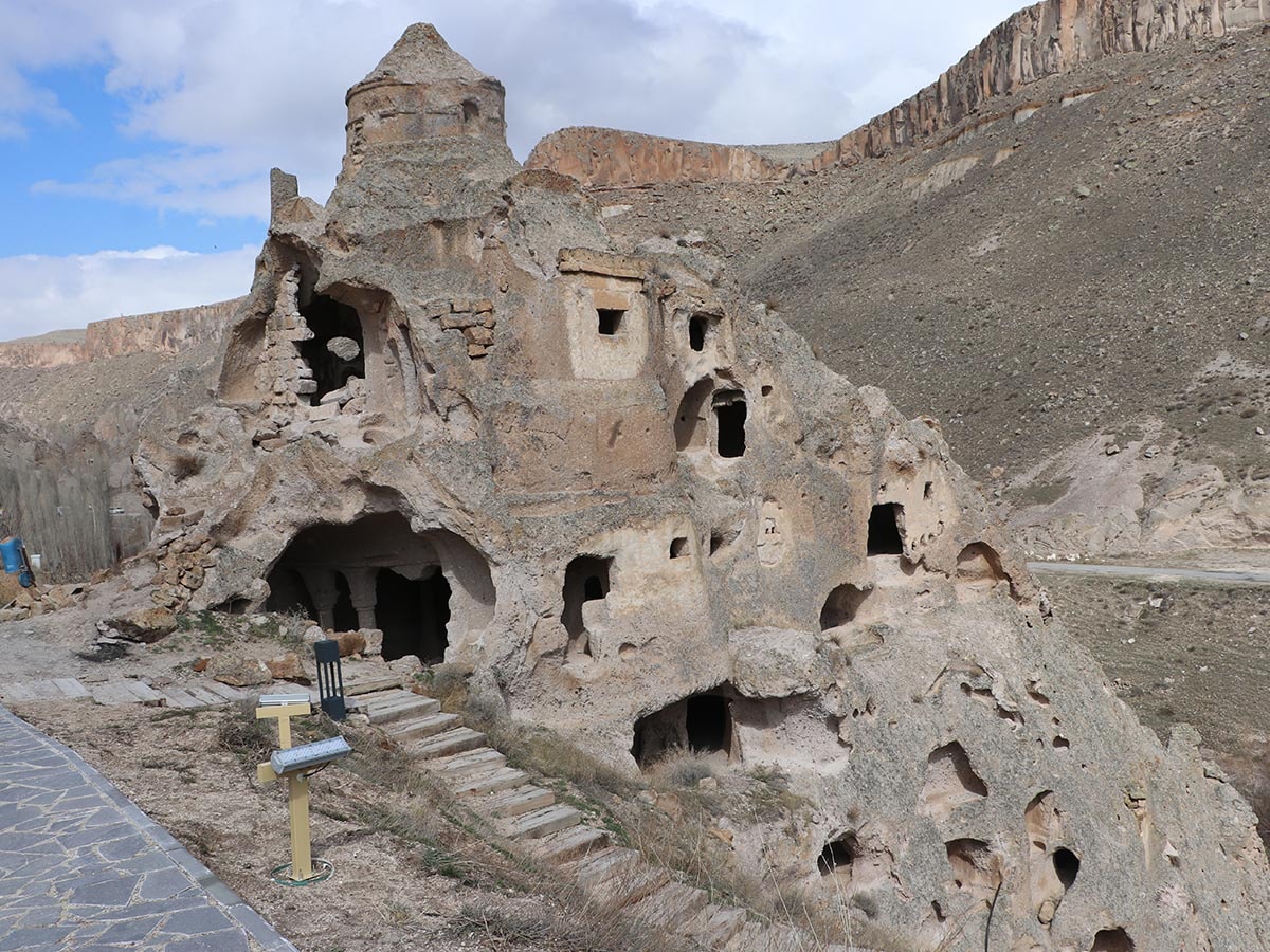 В христианских церквях Каппадокии разрушены 600-летние фрески