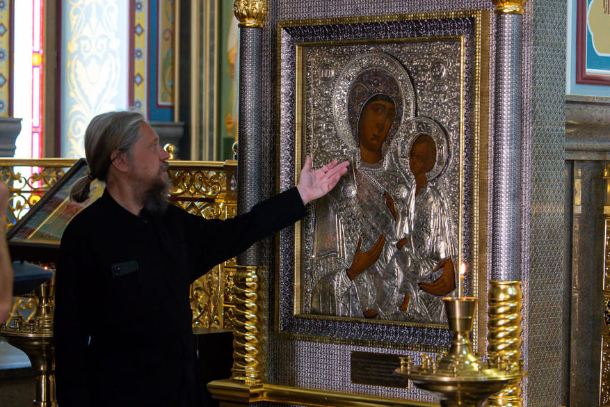 Чудотворная Тихвинская икона: где в Алматы хранится ее старинная копия