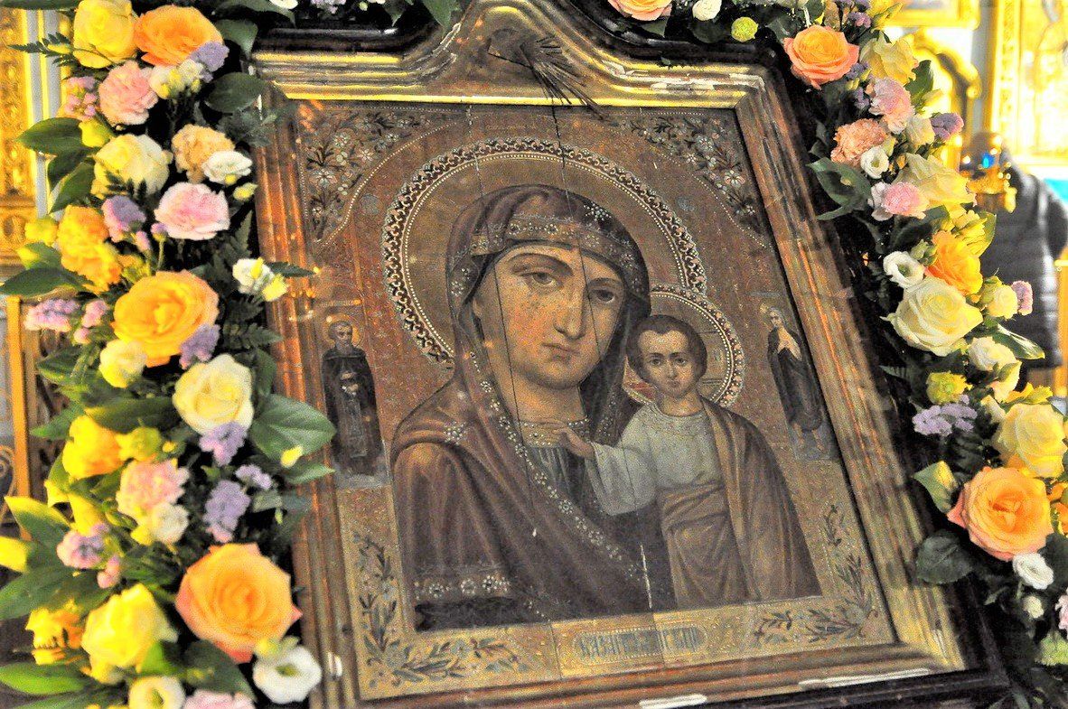 Память Казанской иконы Богородицы чтят православные 