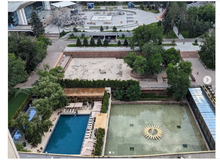 Суд обязал владельца «Казахстана» восстановить фонтан