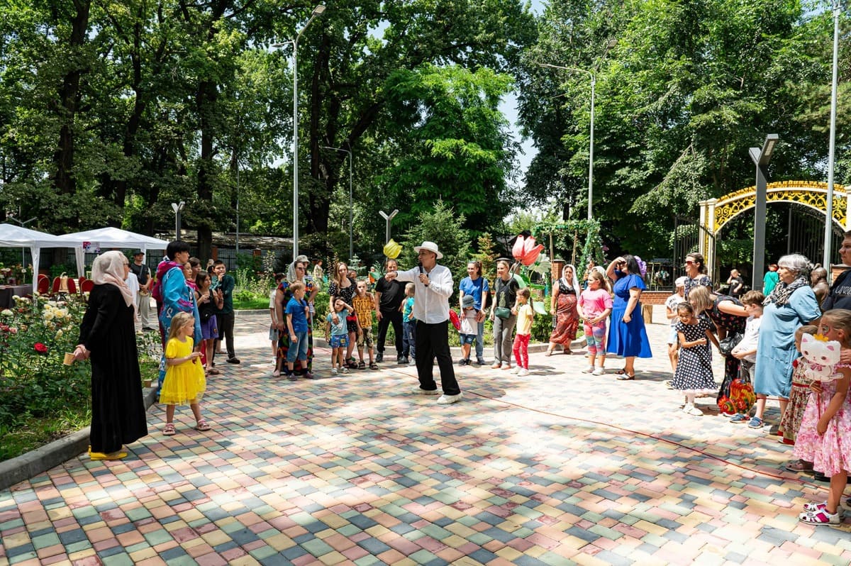 В Парке сказаний народов Казахстана отпраздновали День Святой Троицы