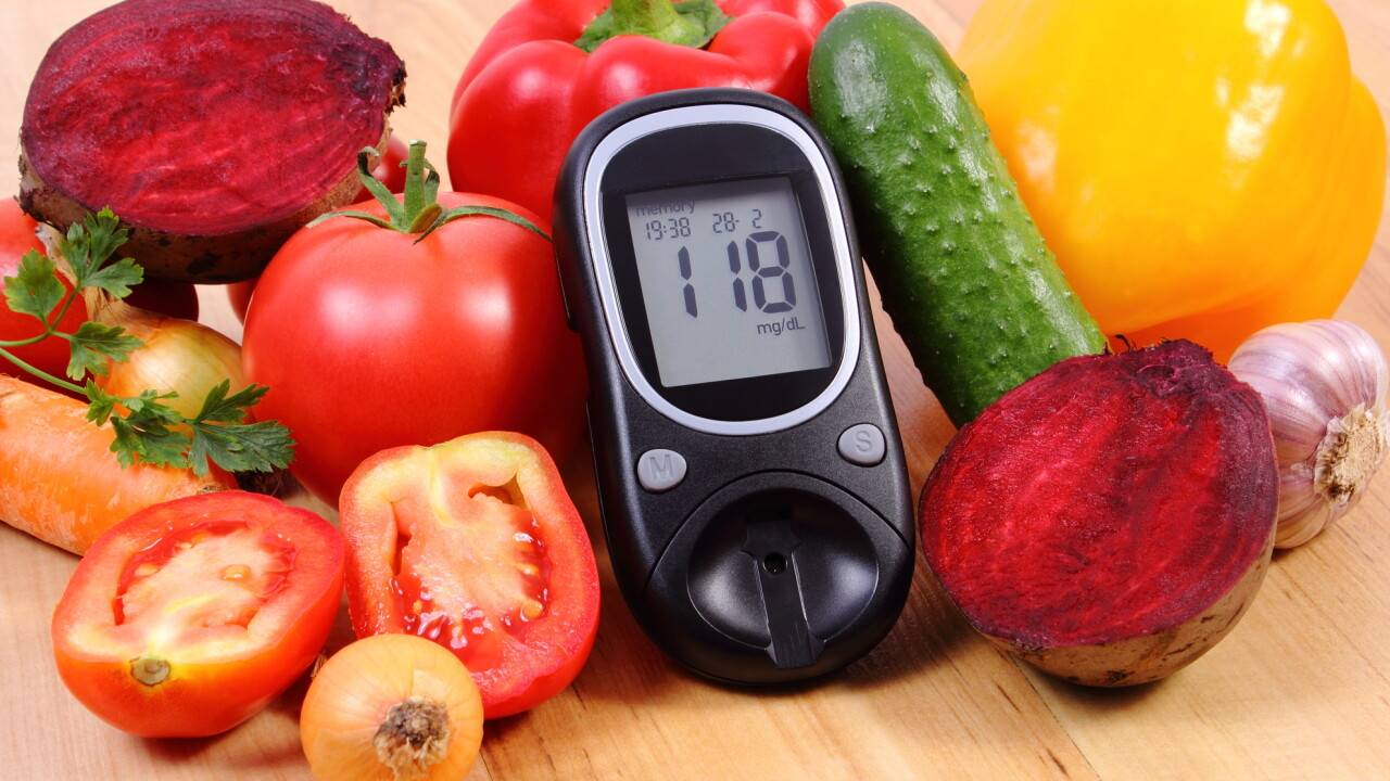 Сухость во рту, раздражительность, онемение рук. Какие ещё симптомы могут указывать на диабет