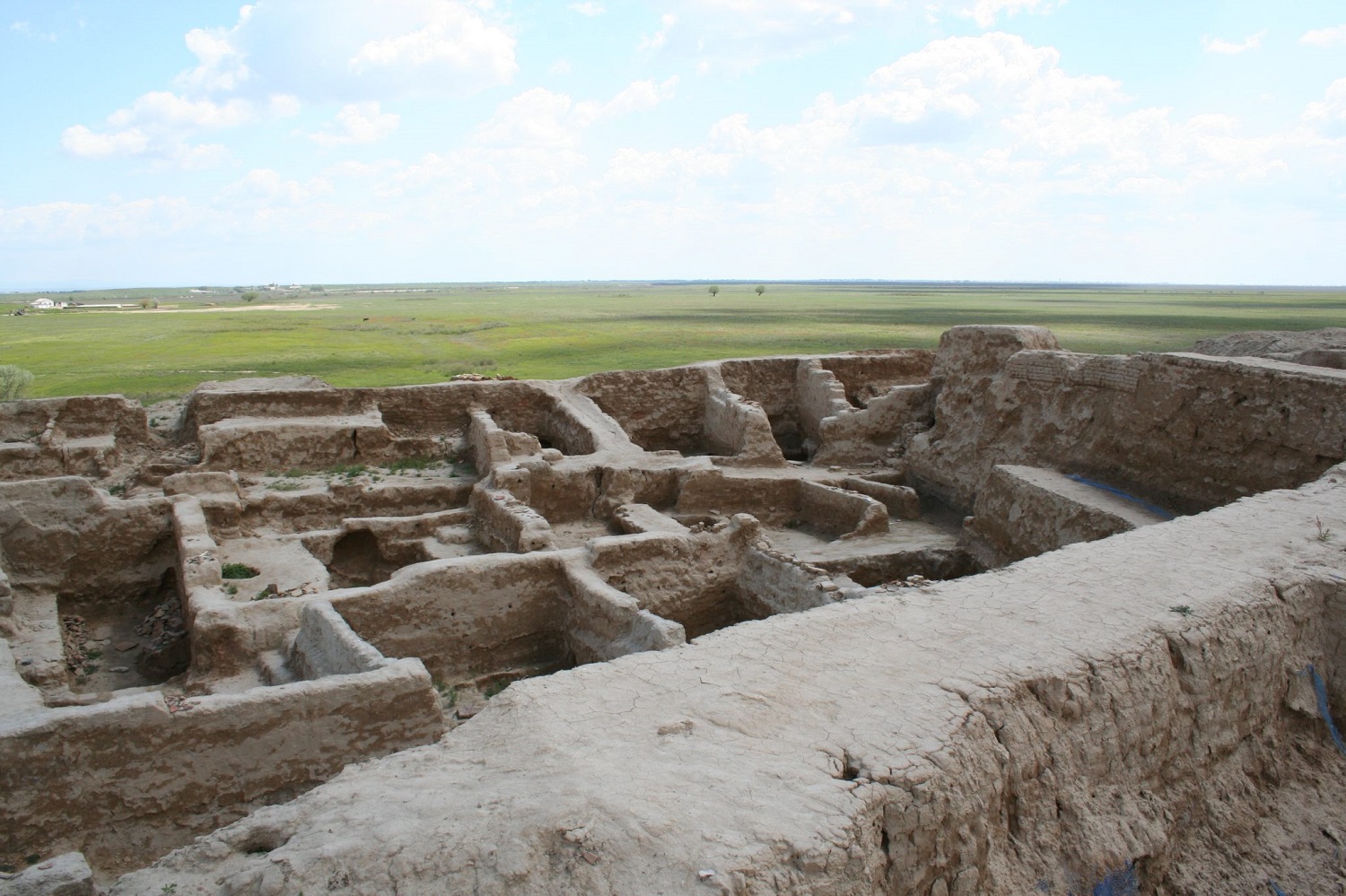 Сакральные места Казахстана должно сохранять государство и ЮНЕСКО – сенатор