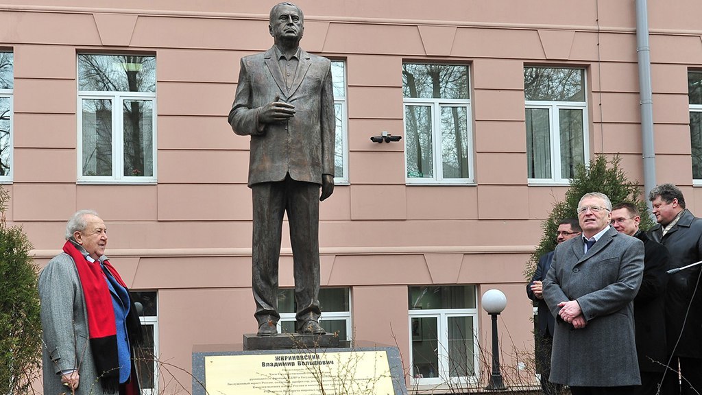 Памятник Жириновскому в Алматы? Почему родной город не простил политика Памятник Жириновскому в Алматы? Почему родной город не простил политика