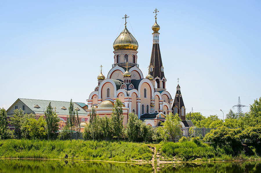 В Крестовоздвиженском храме города Алматы произошел сильный пожар