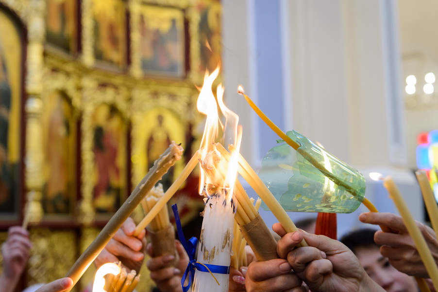 К встрече Благодатного Огня  начинают готовиться в Великую субботу