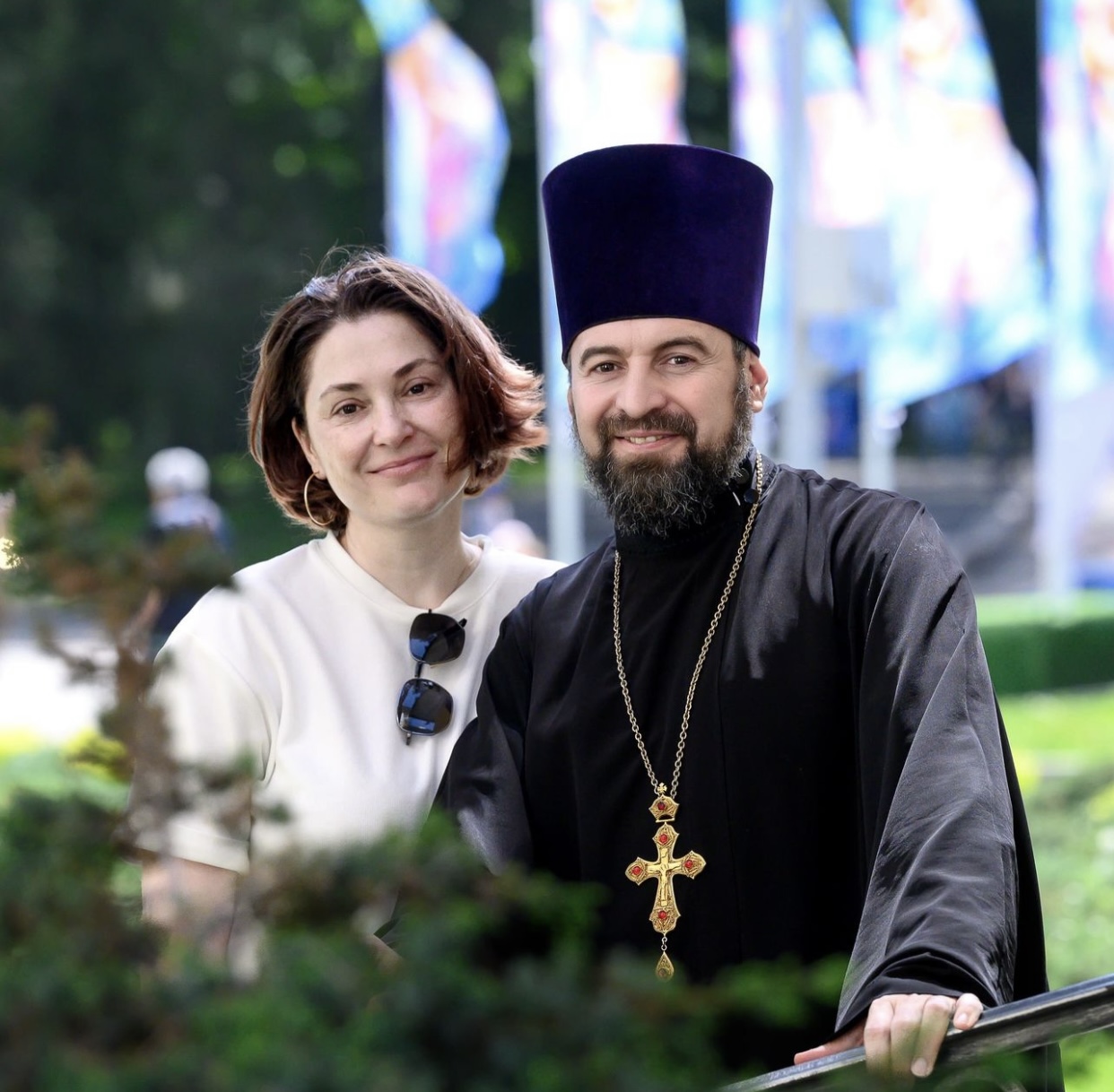 Какой должна быть жена духовного лица? Отвечают священник и мулла