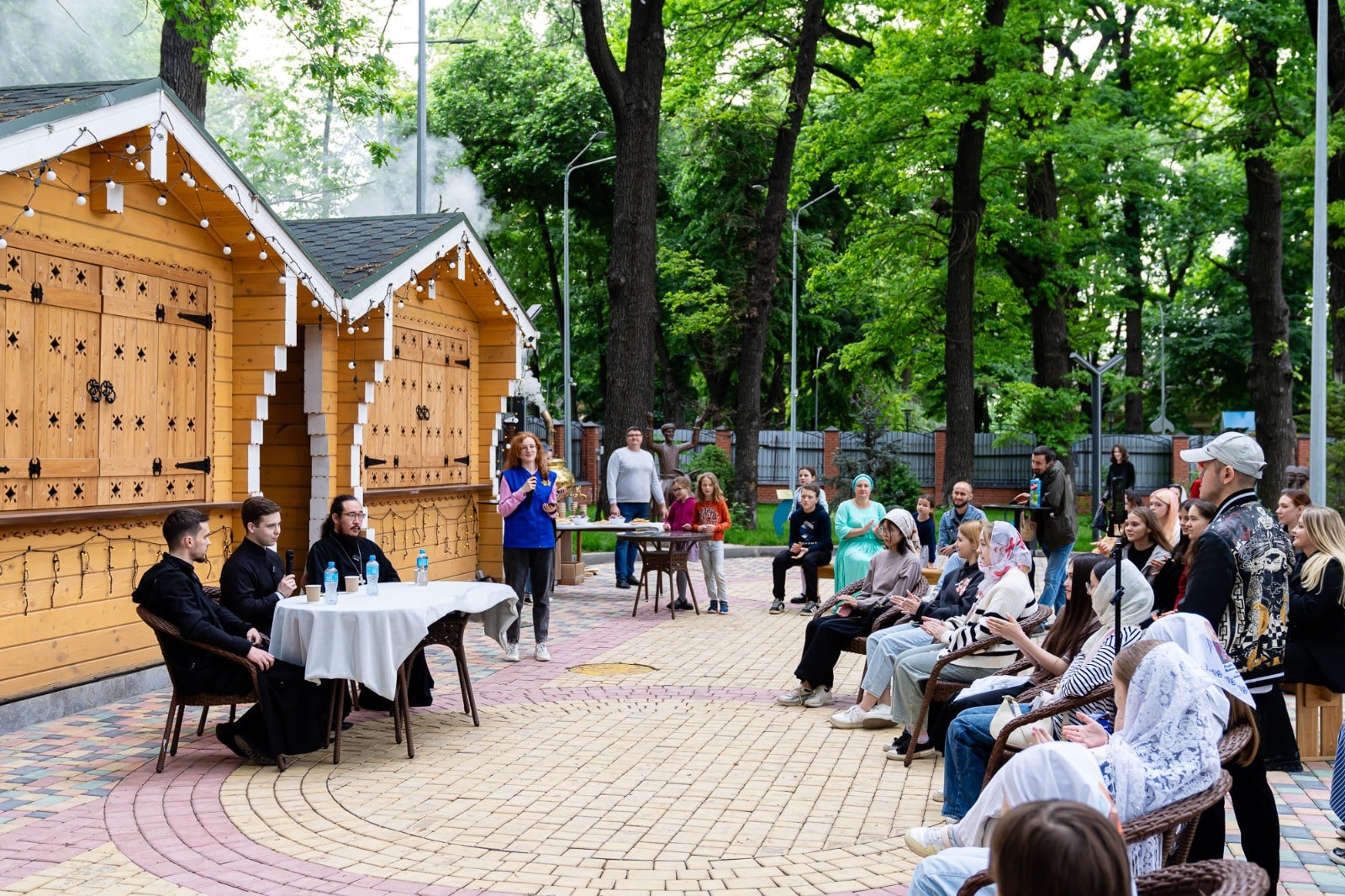 Кем женщина может быть в церкви? Священники ответили на вопросы молодежи 