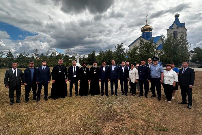 Визит Патриарха Кирилла в РК обсудили митрополит Александр и представители власти 