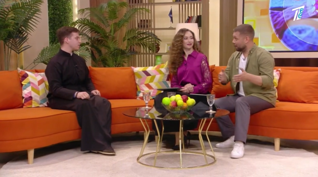 Семинарист Ярослав из Алматы стал звездой утреннего шоу  