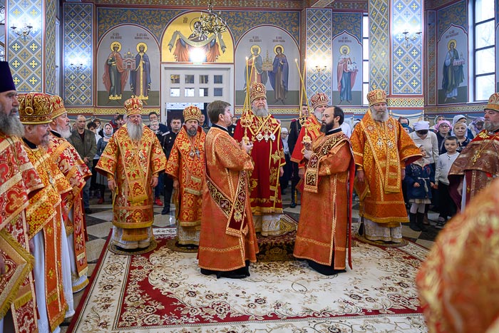 В дар Александро-Невскому храму Алматы передана икона Собора новомучеников и исповедников Казахстанских В дар Александро-Невскому храму Алматы передана икона Собора новомучеников и исповедников Казахстанских