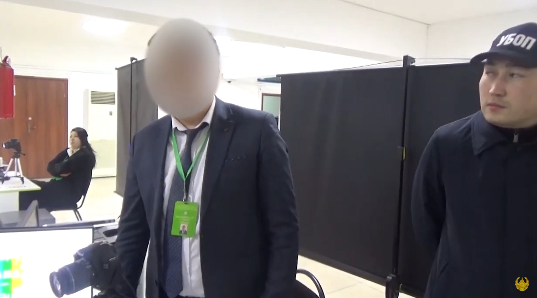 Сотрудников ЦОНов и «помогаек» задержала полиция за незаконное изготовление водительских прав