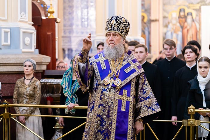 Неделя Торжества Православия: митрополит Александр совершил богослужения