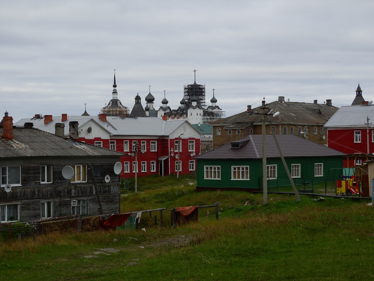 Соловки: монастырские чайки и лагерные вороны. Неоднозначный мемориал без «казахстанского камня» 