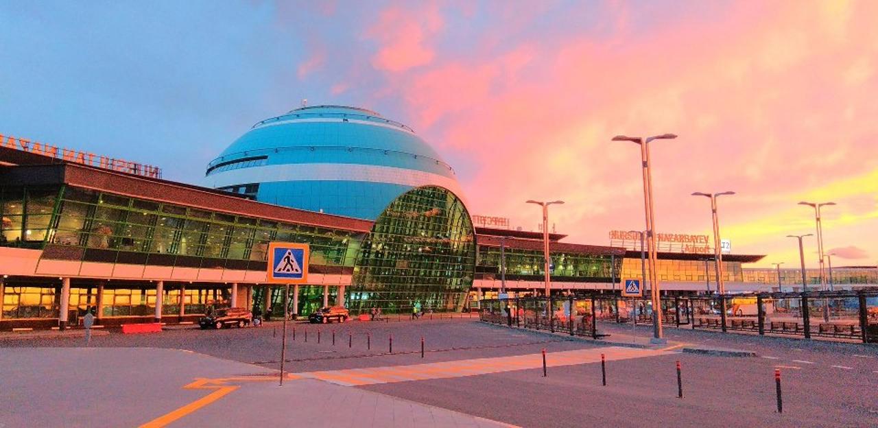 Аэропорту Астаны запретили поднимать цены на парковку