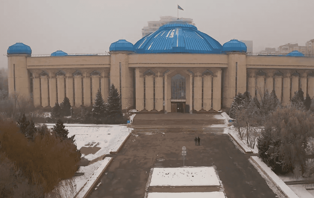 В Алматы открылись выставки картин в честь Дня Независимости В Алматы открылись выставки картин в честь Дня Независимости