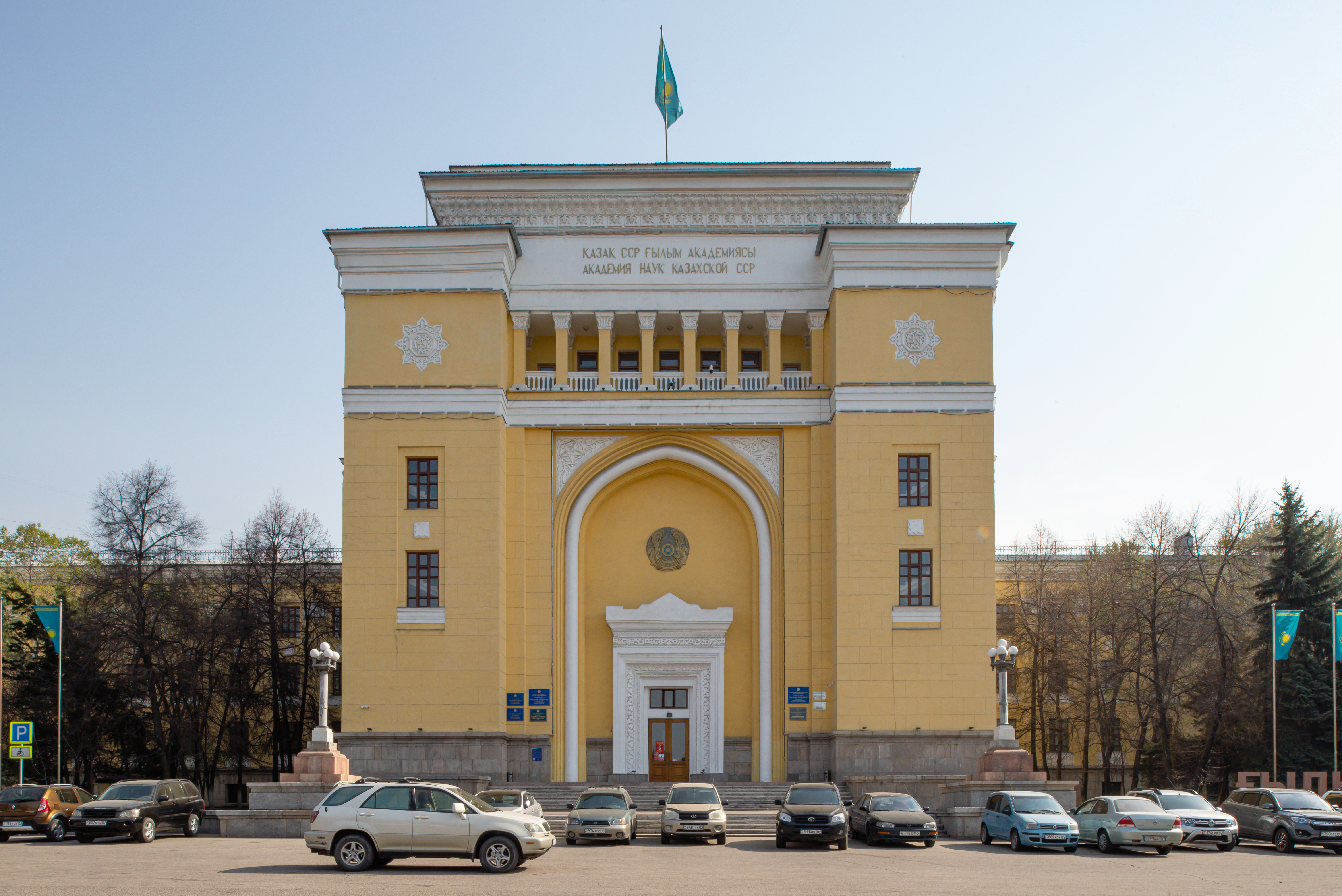 Про триумф монументализма отдельно взятого здания