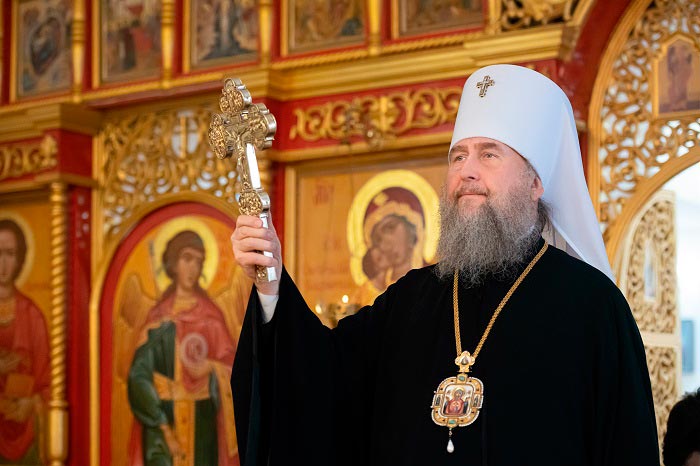 Митрополит Александр поздравил с праздником Сретения Господня и 30-летием Петропавловского храма Митрополит Александр поздравил с праздником Сретения Господня и 30-летием Петропавловского храма