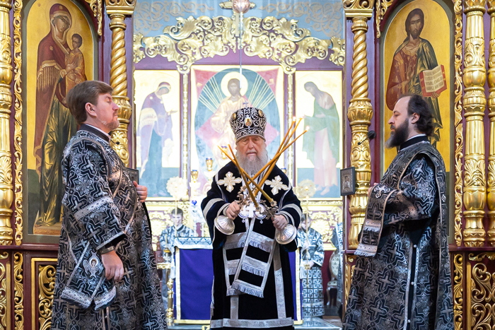 Последнюю в этом году Литургию Преждеосвященных Даров совершил митрополит Александр Последнюю в этом году Литургию Преждеосвященных Даров совершил митрополит Александр