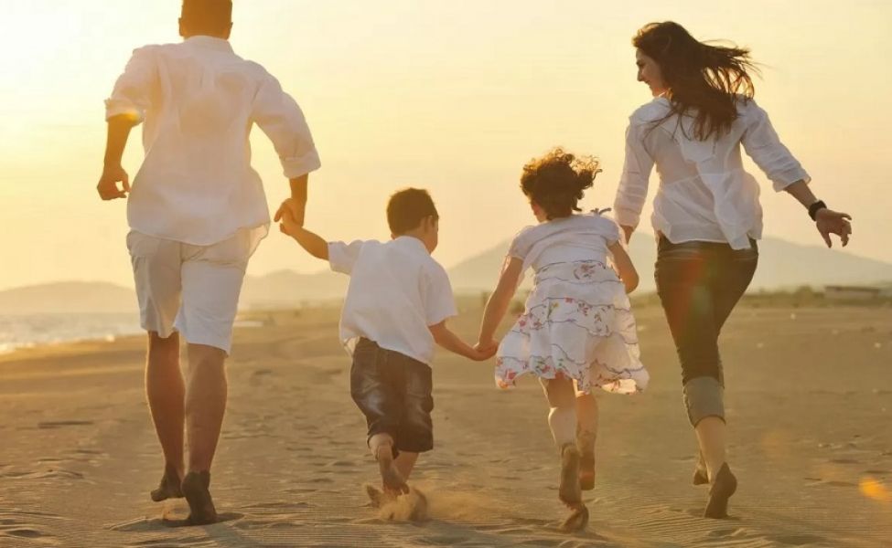 День матери и День отца: новые праздники, старые проблемы