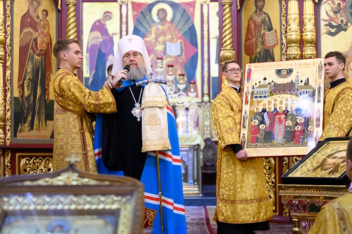 Вознесенскому собору Алматы подарили икону «Собор святых мучеников китайских» Вознесенскому собору Алматы подарили икону «Собор святых мучеников китайских»