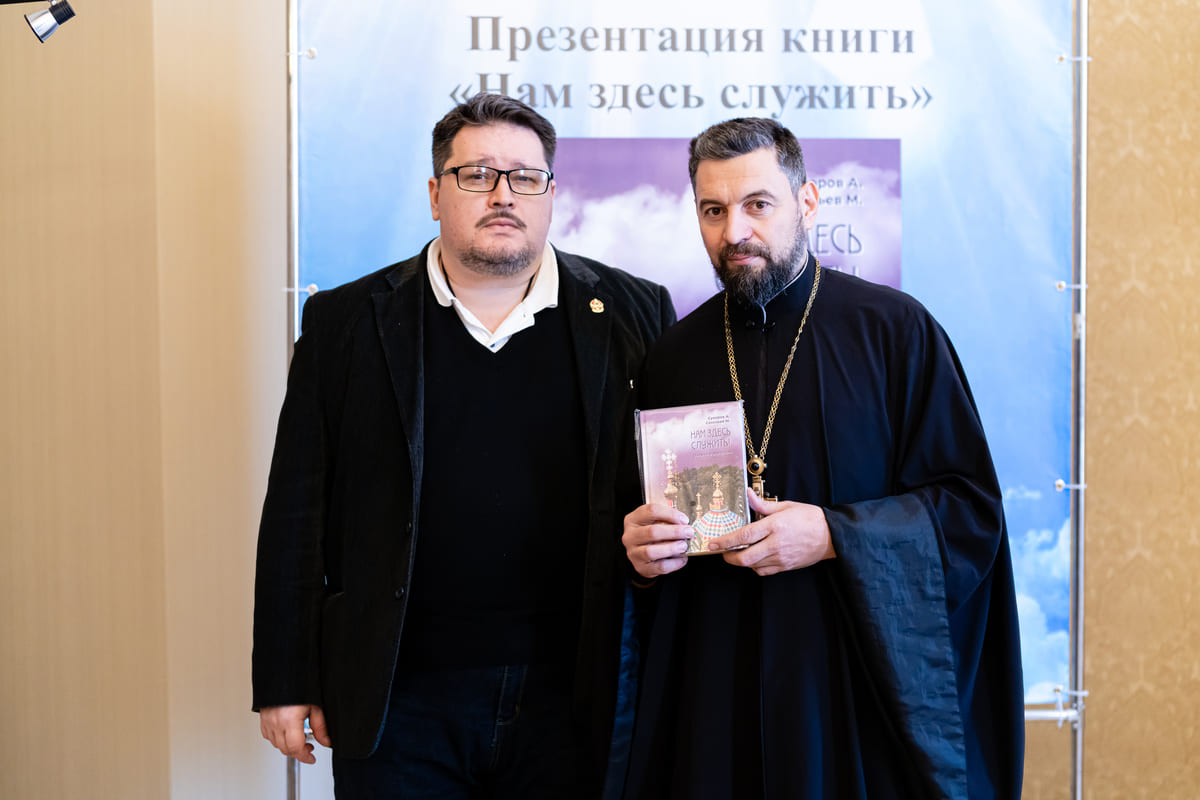 «Нам здесь служить»: о чем книга литературного дуэта из Алматы? 