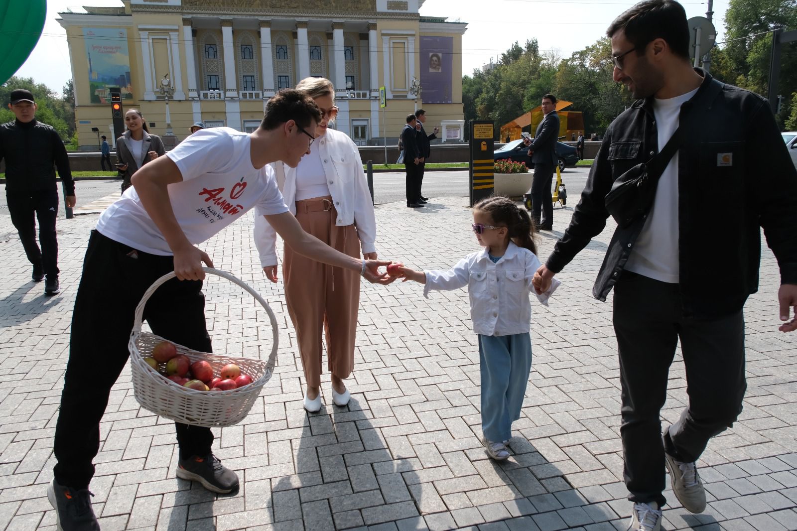 Алматы: все грани любви. Как отмечают День города