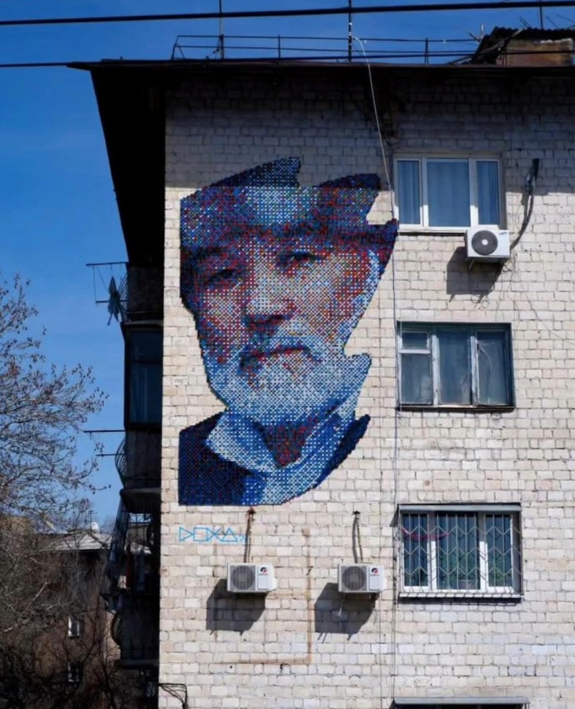 Аваз Момуналиев.jpg Bez-nazvaniya-1.jpg