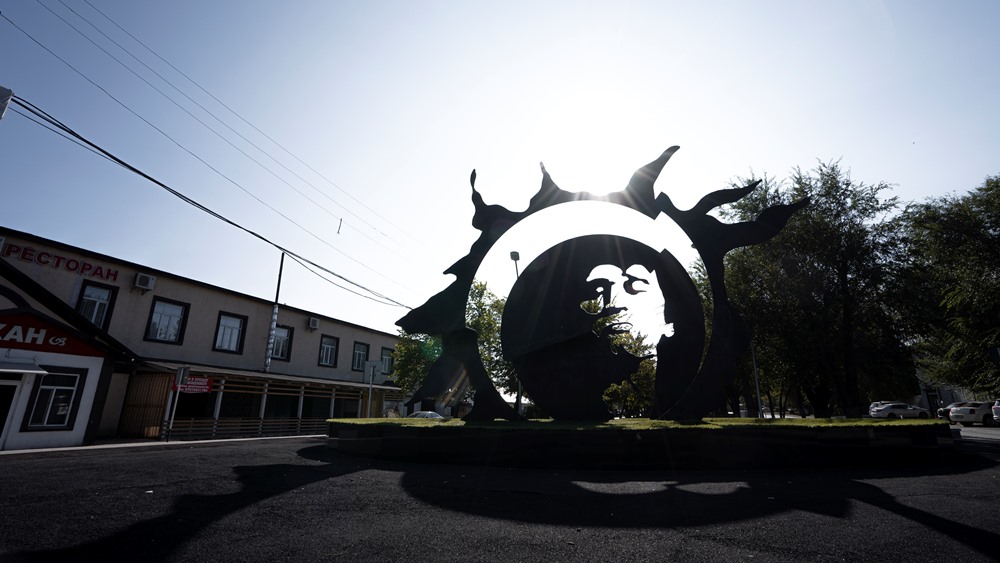 news418.jpg news418.jpg