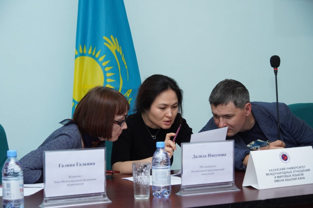 Жюри - Галина Галкина, Далида Накупова, Юрий Дорохов