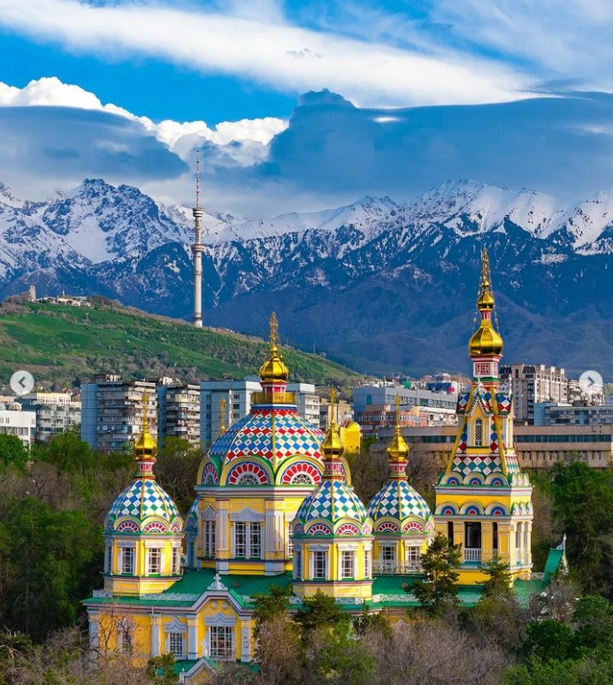 Алматинский фотограф на Пасху показал весенние храмы