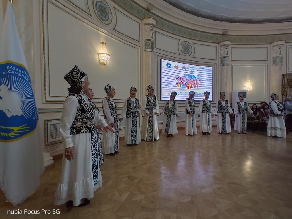 9. Казахская народная песня Гүлдерайым. Исполняет ансамбль Гранд ана - руководитель Сайран Зейненқызы Жантуриева.jpeg 9. Казахская народная песня Гүлдерайым. Исполняет ансамбль Гранд ана - руководитель Сайран Зейненқызы Жантуриева.jpeg