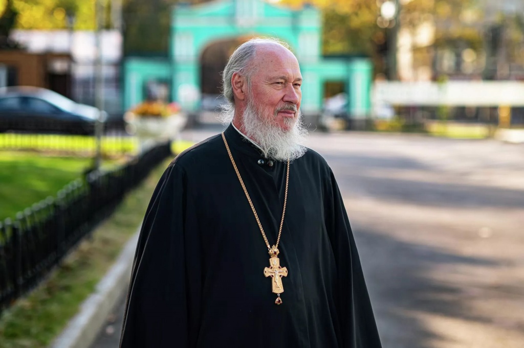 Отец Валерий