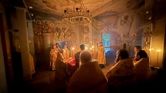 Ночная монашеская Литургия прошла в Алматы 