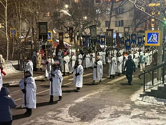 В Астане прошел традиционный крестный ход к реке Ишим